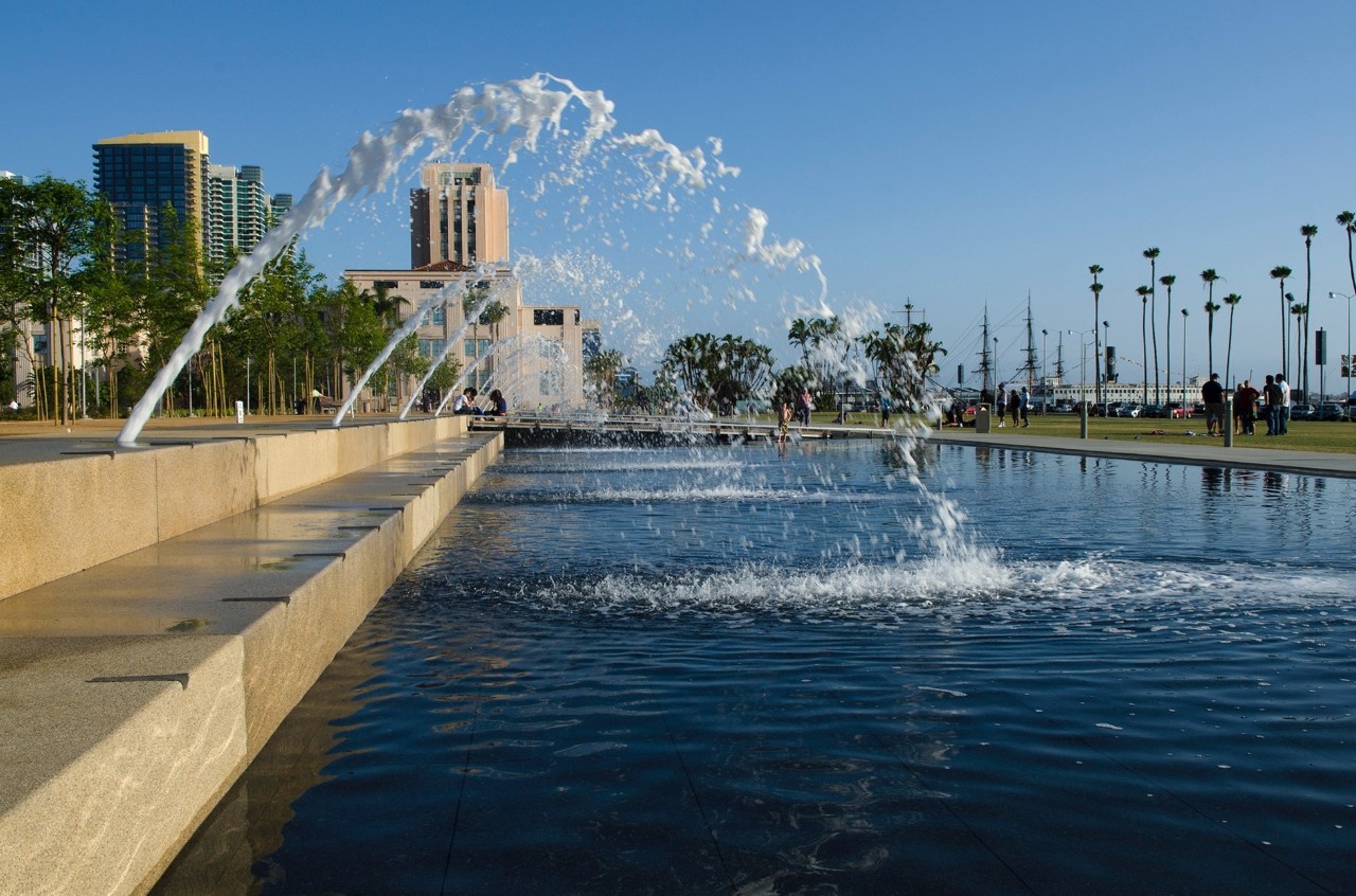 County Administrative building seen through the fountains in Waterfront Park